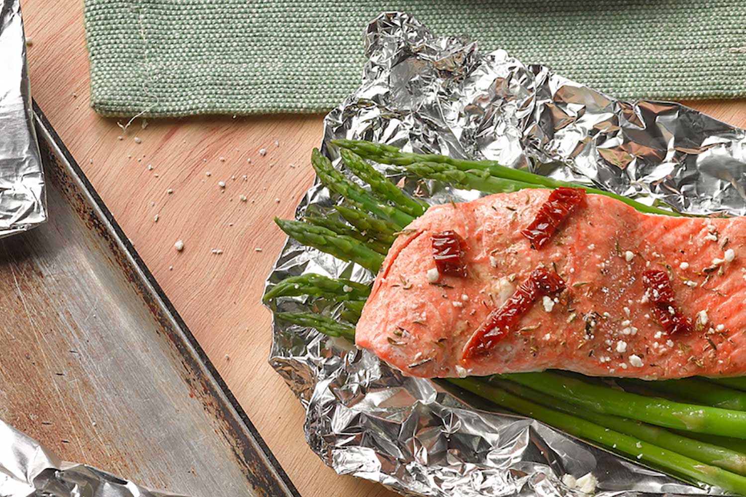 Salmon with Asparagus & Sun-Dried Tomatoes